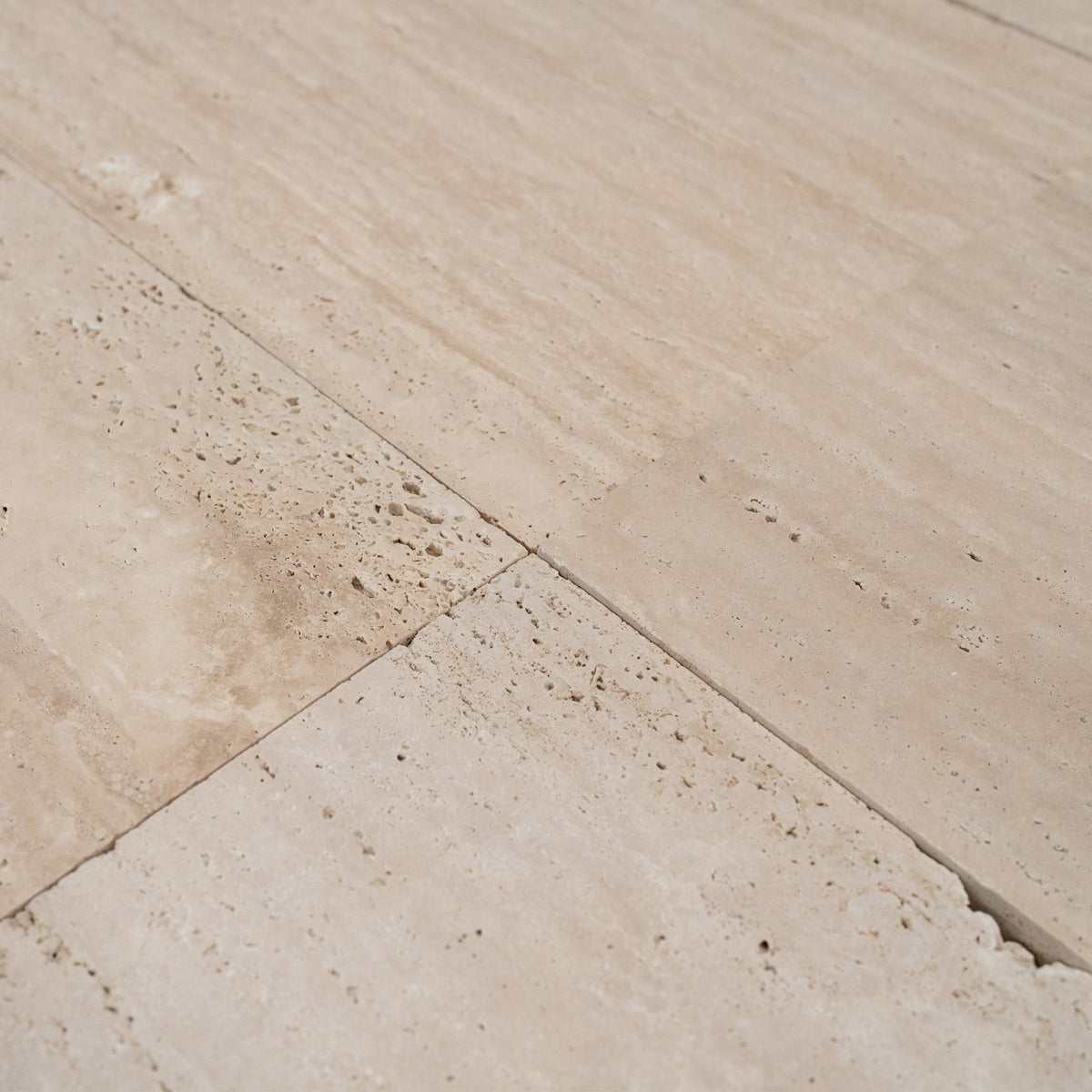 Latte Vein Cut Travertine Tile in Honed Finish - 18x36x1/2