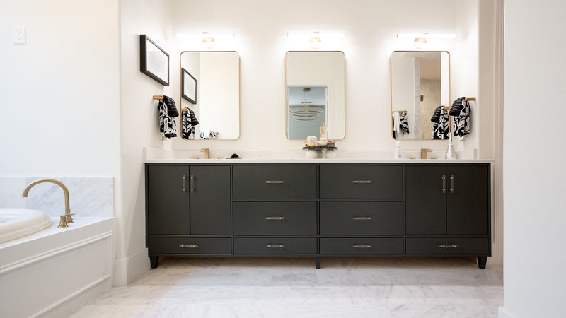 Bathroom featuring Alba Vera Marble floors Mobile