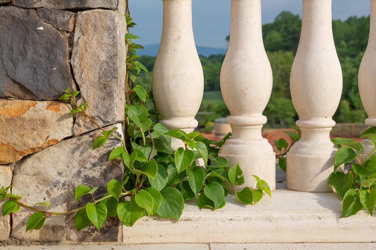 Latte Travertine Tile and Architectural Elements Desktop