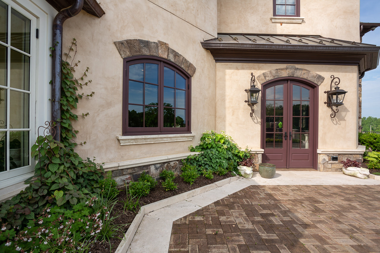 Latte Travertine Tile and Architectural Elements Desktop