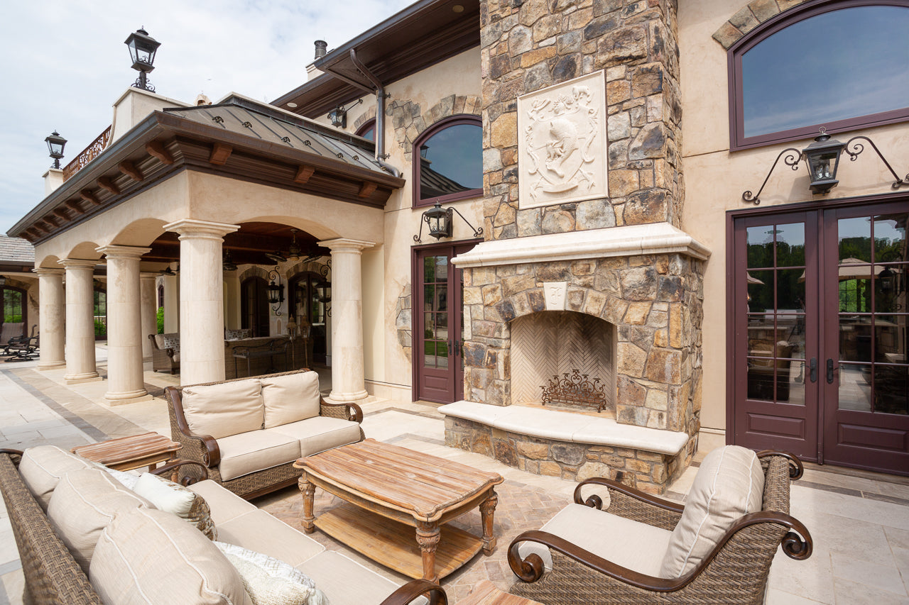 Latte Travertine Tile and Architectural Elements Desktop